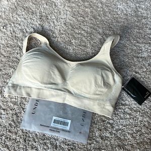 Underoutfit comfort shaping bra. Adjustable strap.